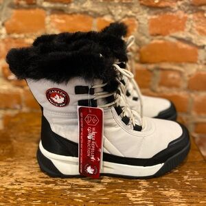 Canada Weather Gear White and Black Winter Boots